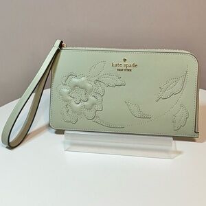 Kate Spade Lucy Floral Applique Medium Zip Leather Wristlet
Sage Bundle NWT $159